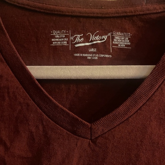 “The Victory” Fordham University v-neck t-shirt, large - Picture 2 of 4